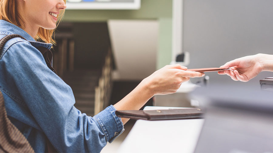 VietnamBriefing's tweet image. #VietnamVisa fees: Single-entry US$25; multiple-entry US$50–155 depending on duration; #TRCs US$145–165; extensions/re-issuance US$10–100. Other permits &amp;amp; exemptions range from US$5–10. Children under 14: flat US$25.

See how this affects your business ⤵️
ow.ly/QXry50WUWz0