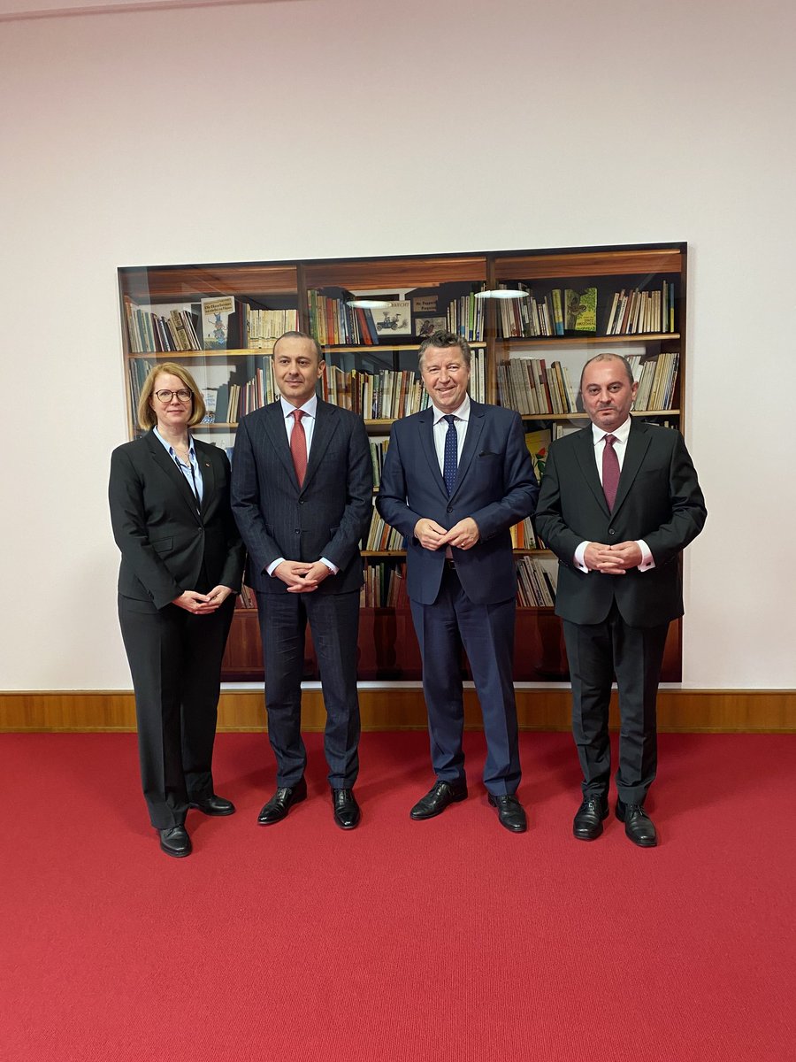 GERinArmenia's tweet photo. In the presence of the Ambassadors of 🇩🇪&🇦🇲, Claudia Busch & Viktor Yengibaryan, 🇦🇲economic potential & the inclusive concept of #CrossroadsofPeace were presented. 🇩🇪remains committed to enhancing bilateral cooperation in the fields of mutual interests.
@vikyeng
@AuswaertigesAmt https://t.co/HtY8khHu1p