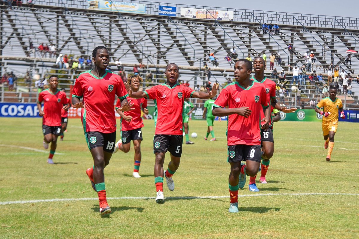Groove100FM's tweet photo. Madagascar 1🇲🇬 VS Malawi 3 🇲🇼 

A good match played in Ngoni Stadium! 🔥🔥

 Catch DJ Spyda tomorrow at 2 Pm with Groove Sports Arena for all sports updates!

📷: COSOFA
#groove100fm https://t.co/DY0bK6LdQT