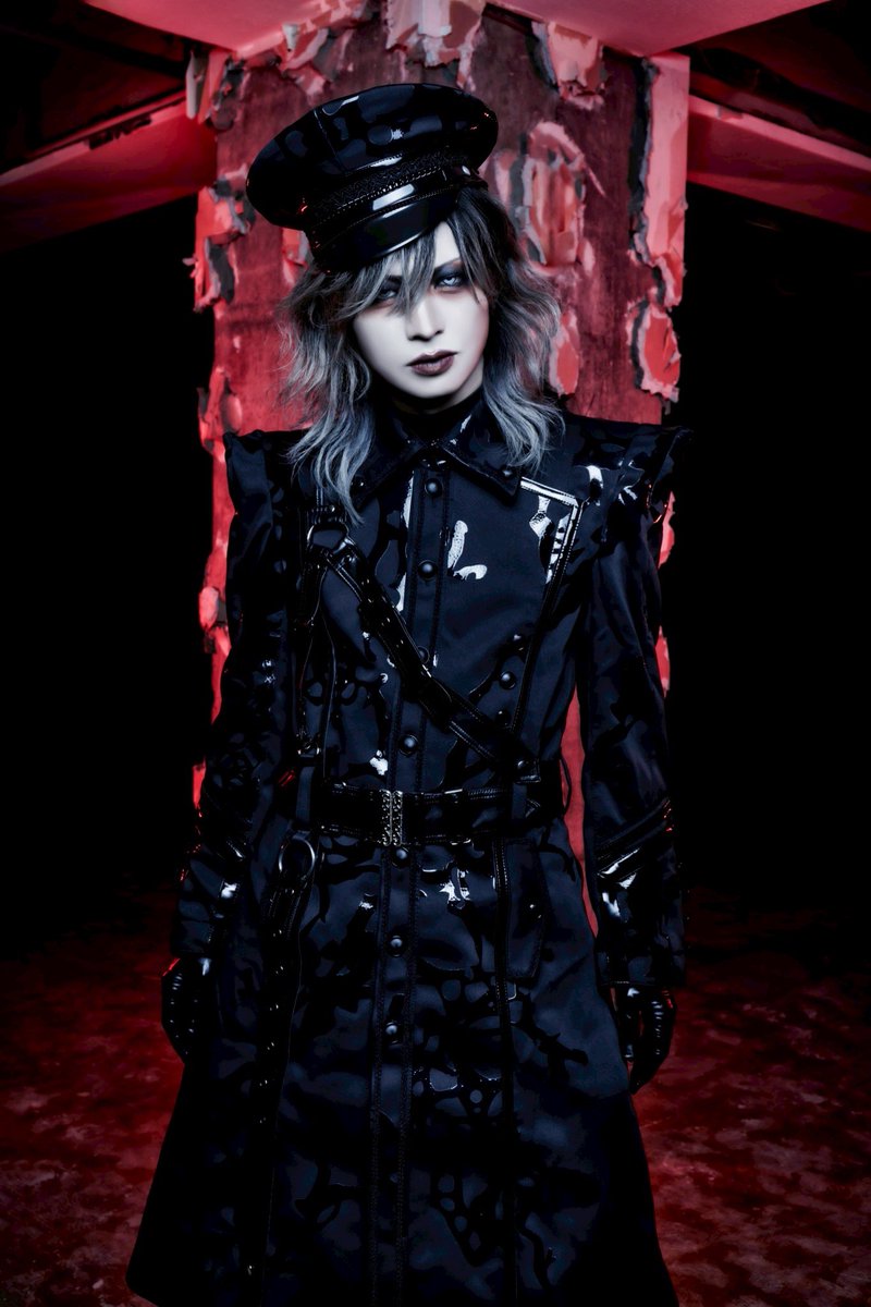 NICOLAS_PSYCHO's tweet image. NICOLAS新アーティスト写真公開！

Vo. SAKU
Gt. AKANE