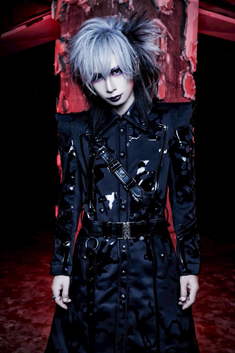 NICOLAS_PSYCHO's tweet image. NICOLAS新アーティスト写真公開！

Vo. SAKU
Gt. AKANE