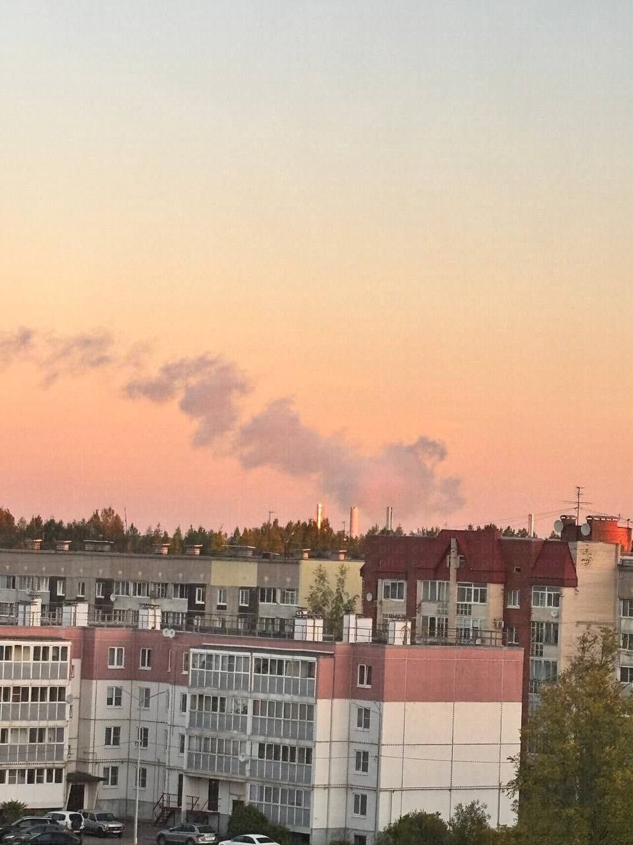 🚨BREAKING - Overnight multiple Ukrainian drone strikes reportedly set one Russian vessel on fire at the oil terminal port of Primorsk on the Baltic Sea, near St. Petersburg.

🇺🇦🇷🇺‼️‼️‼️‼️‼️‼️‼️‼️‼️‼️‼️‼️