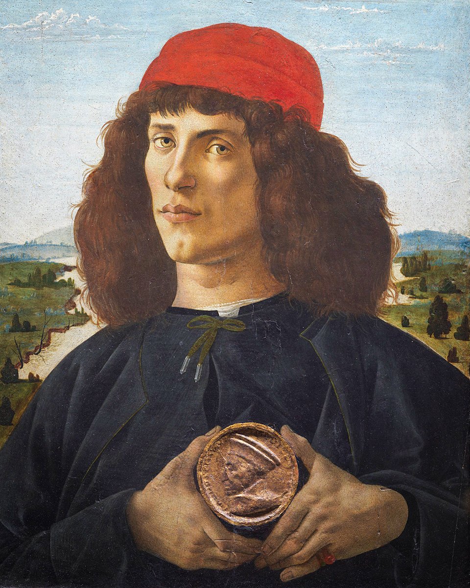 UffiziGalleries's tweet image. Un giovane uomo mostra con orgoglio una medaglia con #Cosimo il Vecchio de’#Medici, capostipite della dinastia.
Non conosciamo il protagonista di uno dei ritratti più affascinanti del 400 italiano, capace di unire dimensione privata e celebrazione pubblica.

#Botticelli #Uffizi
