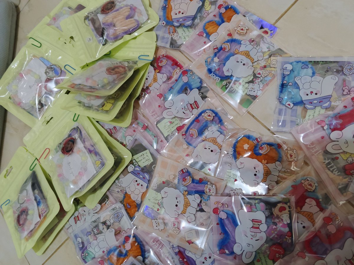 preview freebies aku guyss, yang mau trade, dm ajayapp