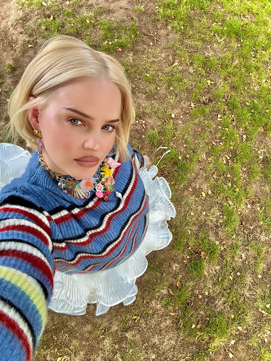 AnneMarie's tweet photo. Oh my god…..WHAT IS HAPPENING! I showed a snippet of this song to you a few weeks back (whilst eating peanut butter on toast off a paper plate 🤣) and you have made THIS happen. Ironically you have made me SO HAPPY, I just didn’t realise how many people felt the same 🥲🥲🥲 I love you all so much. HOPE YOU LOVE THE SONG 🙂

‘DEPRESSED’ - out NEXT FRIDAY 🥹🥳🤗😆

https://t.co/wGZo44K9hV