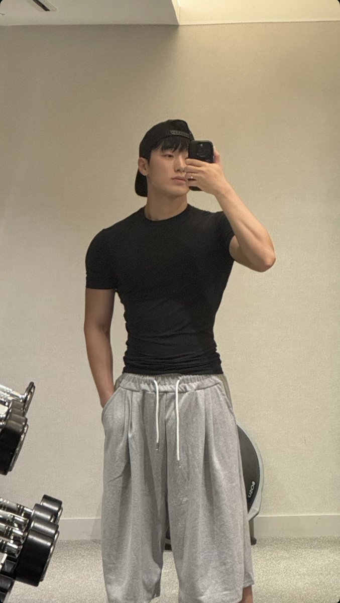 SEMUANYA DIAMMMMMMMMMMMM