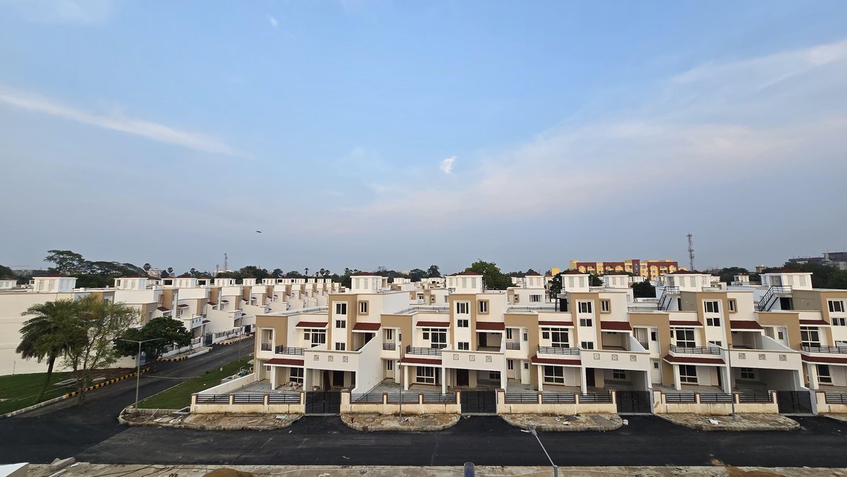 IndexBihar's tweet photo. New duplex bungalows ready for Bihar legislators 🏠

For them - planned luxury.
For common people - life in an unplanned concrete jungle.
#BiharReality https://t.co/0jSQZjSTYv