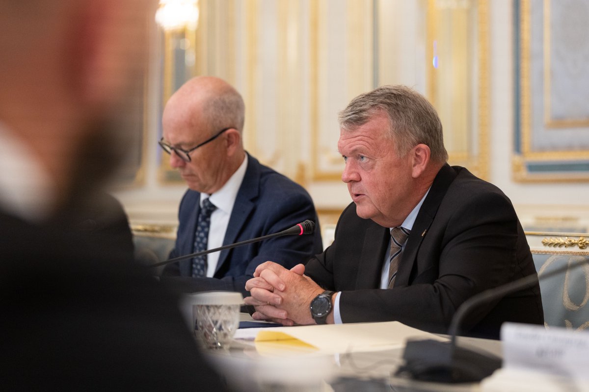 Обговорили з міністром закордонних справ Данії Ларсом Льокке Расмуссеном подальшу підтримку України. Продовження оборонної допомоги для України, участь Данії в ініціативі PURL, спільне виробництво зброї, підтримка України на шляху до членства в ЄС серед найважливіших питань.