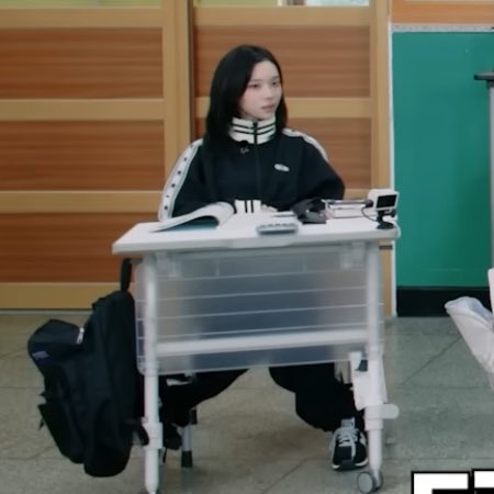 Pp_ffle's tweet photo. 하 이 자세 https://t.co/gMs5x8ewva