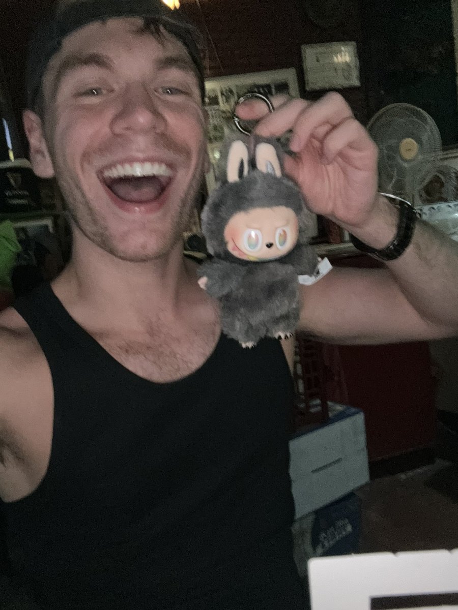 I GOT THE ULTRA RARE ID LABUBU !!!!!! I HAVE NEVER BEEN THIS HAPPIER THAN I AM IN THIS MOMENT 🥹 !!!!!!