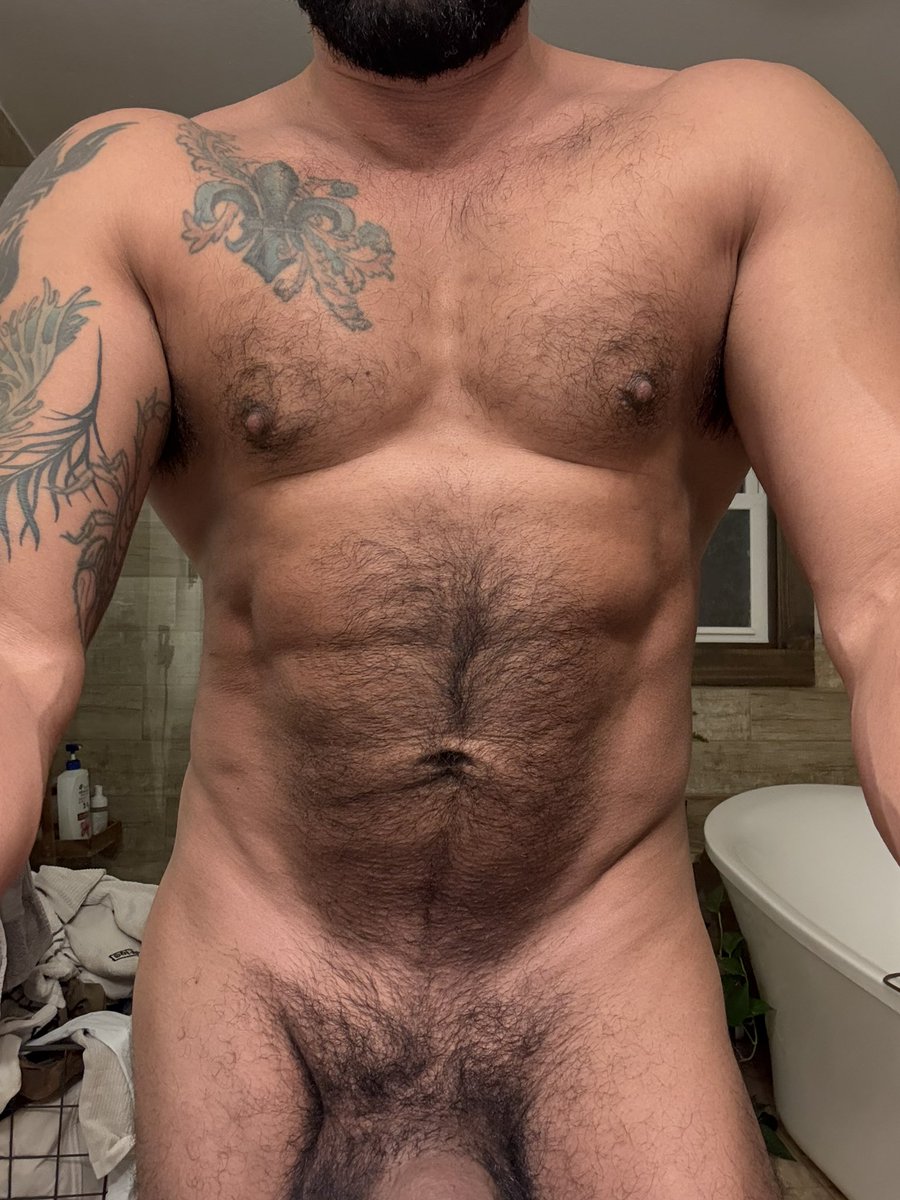 prbuldge's tweet photo. Let’s hit the gym 💪🏽 https://t.co/hl8pTJs0pJ