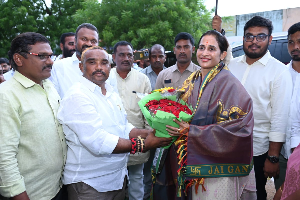 R_Madhavi_Reddy's tweet image. కడప నగరంలోని జిల్లాపరిషత్‌ రోడ్డులో NCAP నిధులతో ₹27 లక్షల వ్యయంతో నిర్మించబడనున్న బీటీ రోడ్డు పనులకు శంకుస్థాపన నిర్వహించడం జరిగింది.

#kadapadevelopment #IdhiManchiPrabhutvam #AndhraPradesh