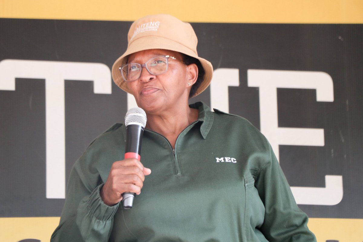 gpgSocDev's tweet photo. MEC @FaithMazibukoSA next stop is at #Diepkloof Diepkloof Multipurpose Centre #Soweto
#BaKae #KeMoja #Imfinewithoutdrugs
#SayNotoSubstanceAbuse https://t.co/ixiLlqRtfP