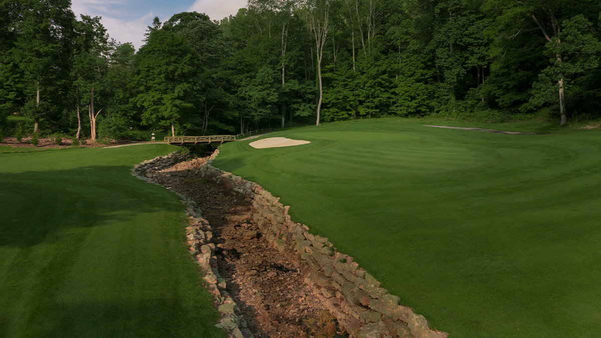 USGA's tweet photo. Feeling right at Home(stead)! 😏

The U.S. Senior Women's Amateur begins tomorrow at The Omni Homestead's historic Cascades Course in Hot Springs, Virginia. https://t.co/z2RR3a8kxL