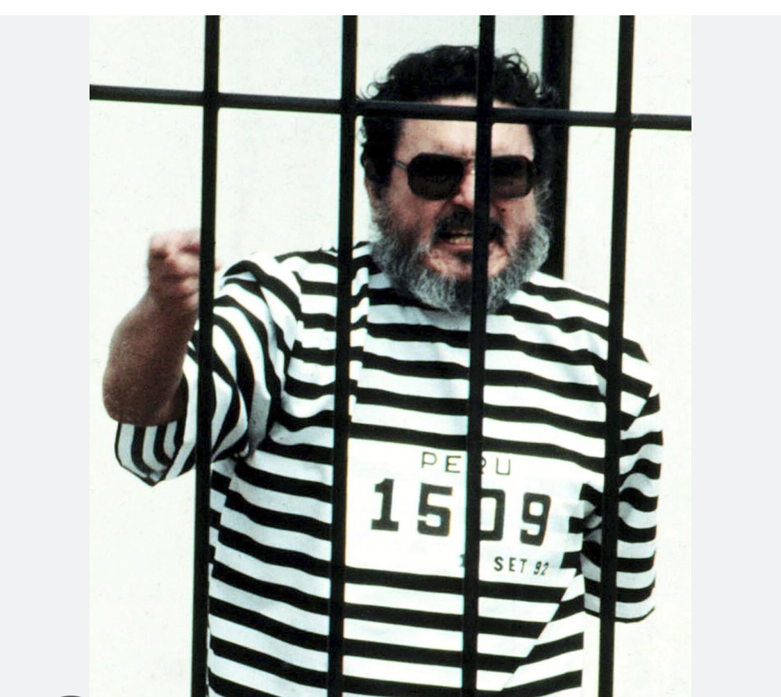 Hace 33 años fue capturado el terrorista asesino Abimael Guzmán por el Gein (Marco Miyashiro, Benedicto Jiménez, etc.) de la Dircote, dirigida por Ketin Vidal, durante el gobierno de Alberto Fujimori. Hoy día los herederos y aliados del terrorismo, enquistados en el sistema