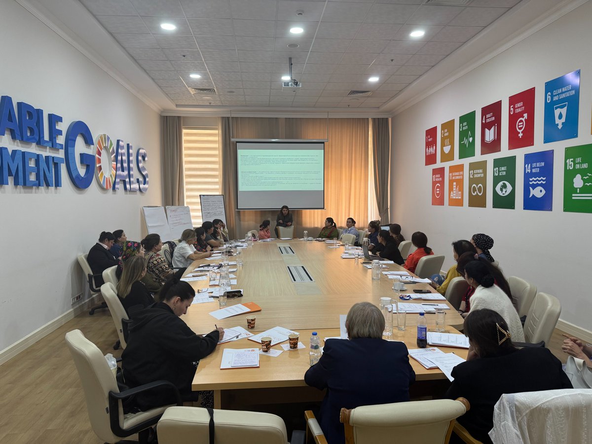 On Sept 11-12, <a href="/UNFPA/">UNFPA</a> in 🇹🇲 held a two-day training on psychological counseling for specialists from Family Support Services. The session enhanced their skills in providing compassionate assistance to families facing difficult situations. #FamilySupport