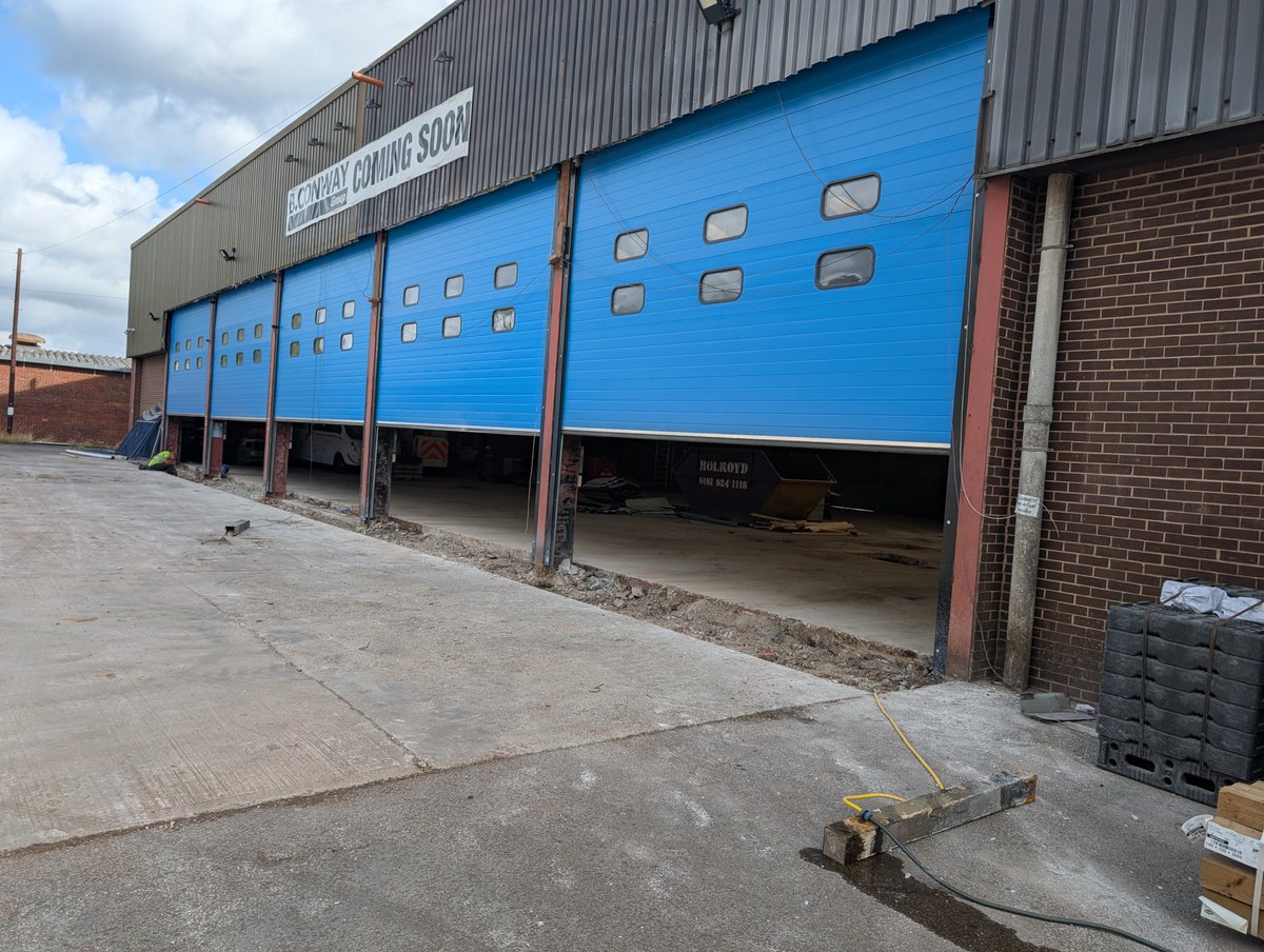 Is your industrial unit showing signs of wear with faded metal wall cladding?
At B Conway Group in Oldham, we delivered a full façade transformation using our trusted 15-year coating system - story here: claddingcoatings.co.uk/cladding-refur…
#CladdingRefurbishment #IndustrialMakeover