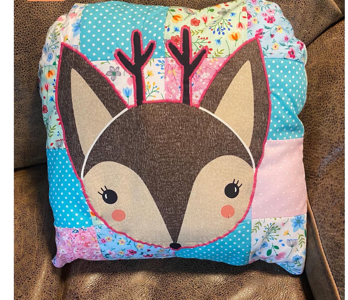 ZebraMingo's tweet image. Weekendread ready? zebramingo.etsy.com/listing/434629… #FridayFeeling #WeekendReading #deer #cotragecore