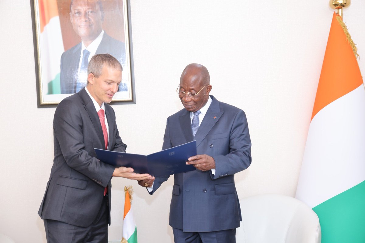 Extremely honored to present the certified copies of my letters of credence to H.E.M <a href="/KacouAdomLeon/">Kacou Houadja Léon Adom</a>, Minister of Foreign Affairs of Côte d’Ivoire 🇨🇮. Now let's get to work!