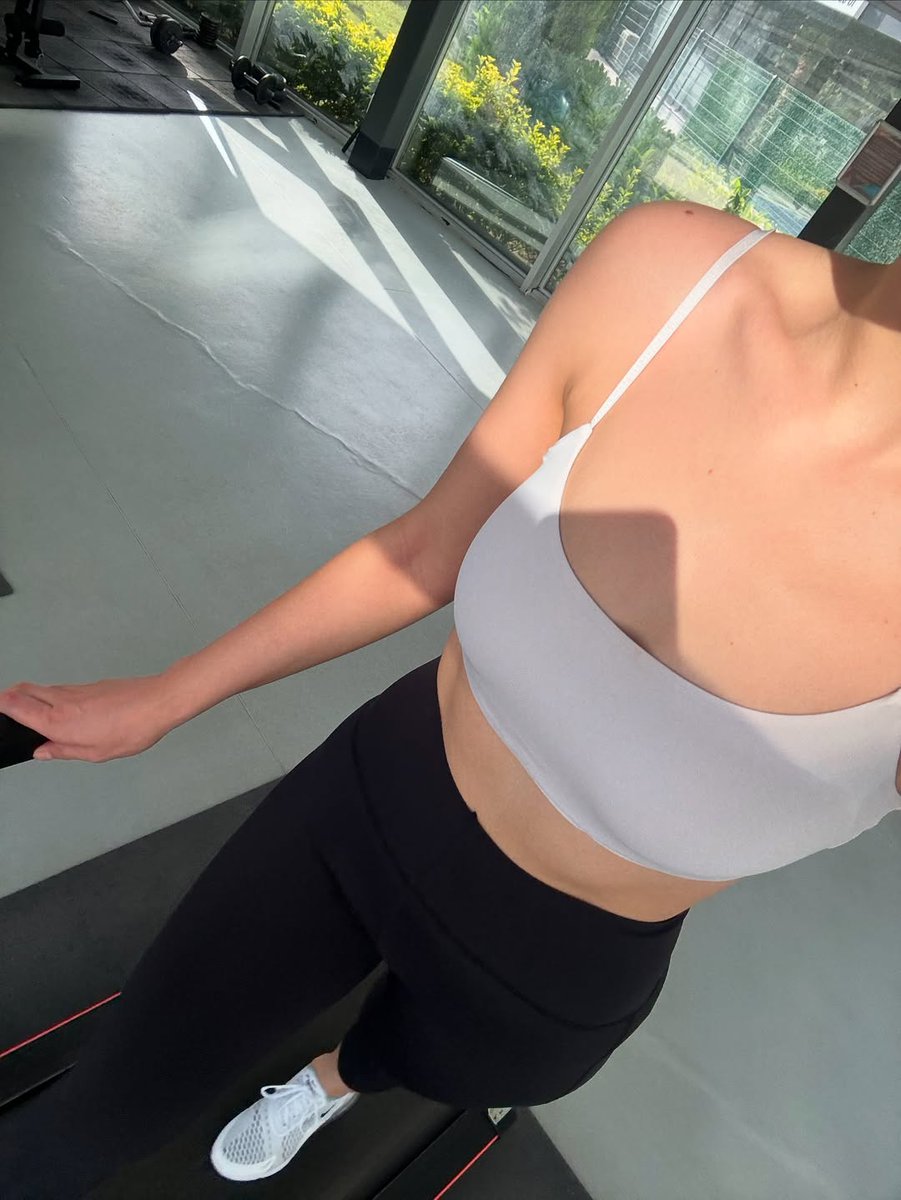 sabrina54471719's tweet image. My gym motivation: 10/10.
My actual form: “surprisingly limited.” 💪😅
#GymLife #LowExpectations