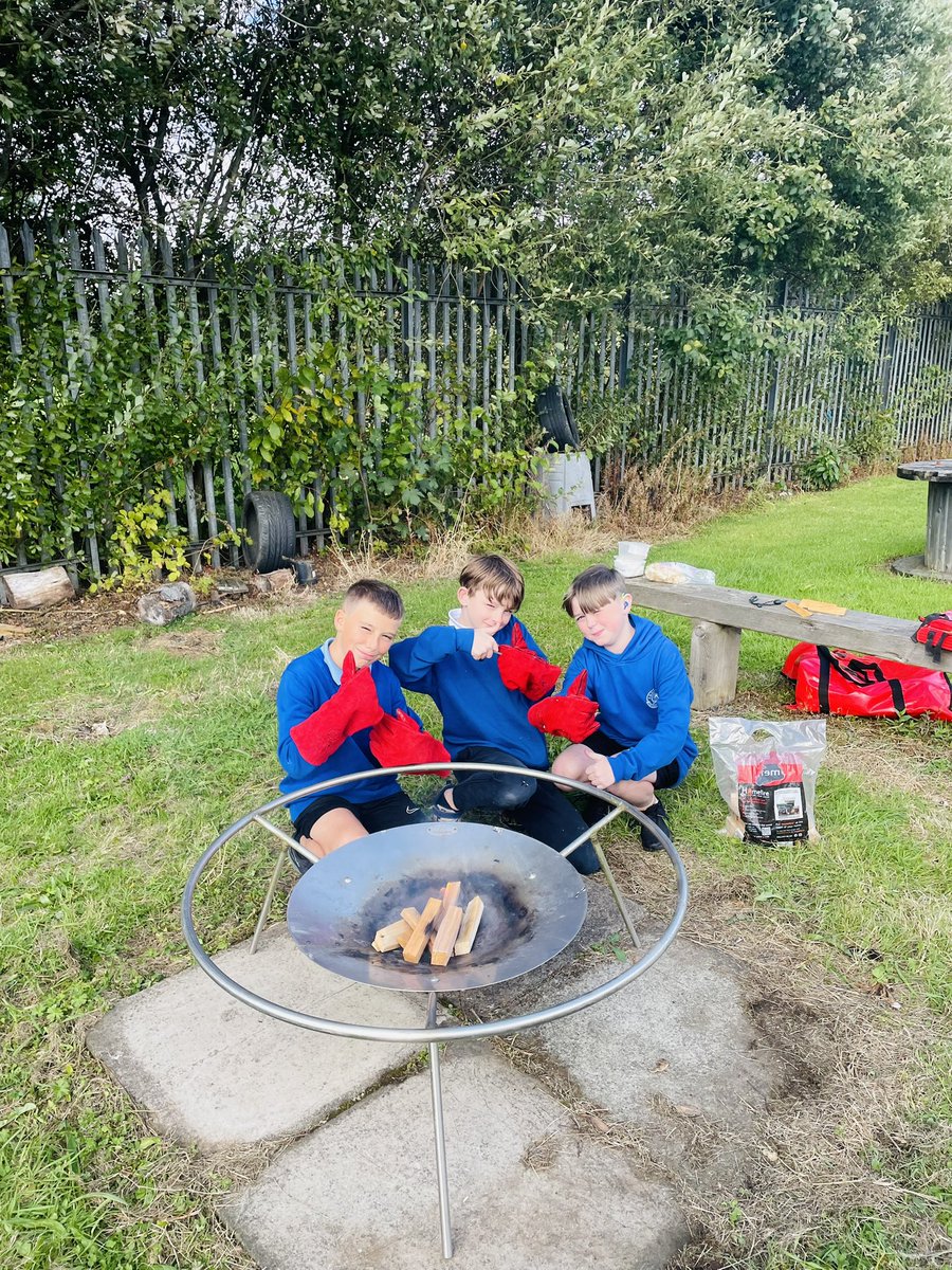 AddiewellPS's tweet image. Our P6&amp;amp;7 Skills Group enjoyed a session with the fire pit this week.  Now we know how to be safe &amp;amp; responsible around fire we’re going to try some cooking - it’s pizza on the menu next week! 😋