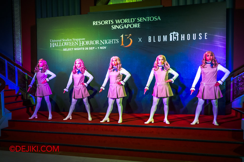 REVEALED: The Icons of Singapore's 2025 Halloween Horror Nights: Demon Sinseh, Black Spirit (Death Whisperer), Mr Rabid, and Death Devil. Plus M3GAN too!
dejiki.com/2025/09/uss-hh…

#HHN2025 #HHN13