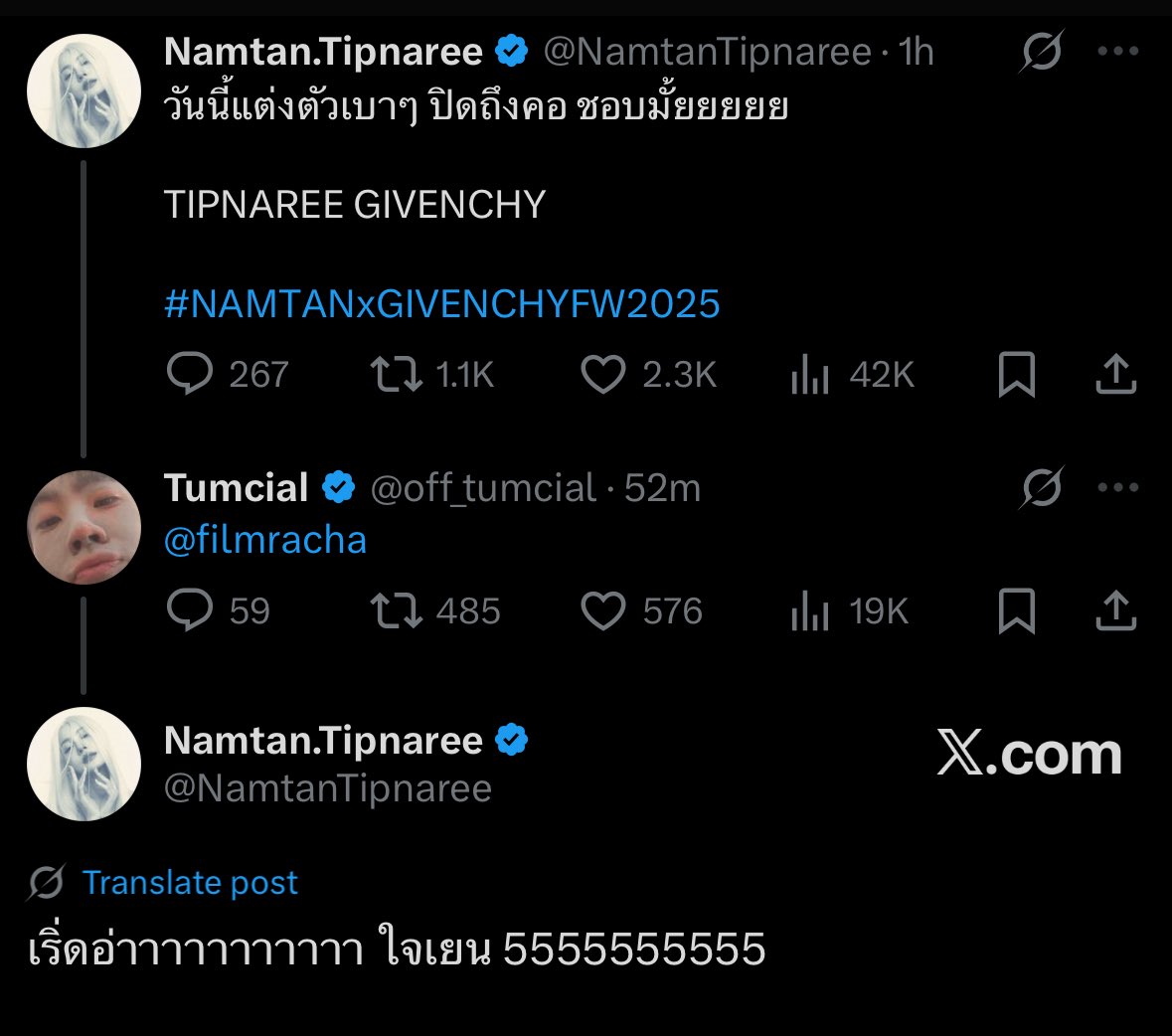 jamakasohot's tweet photo. 🤍: Today I dressed simple, covering up to my neck. Do you like itttt?

P’Off: @filmracha 

🤍: Greatttttttttt. Calm down 5555555555

TIPNAREE GIVENCHY
#NAMTANxGIVENCHYFW2025 
#NamtanFilm https://t.co/kt2UBESf8H