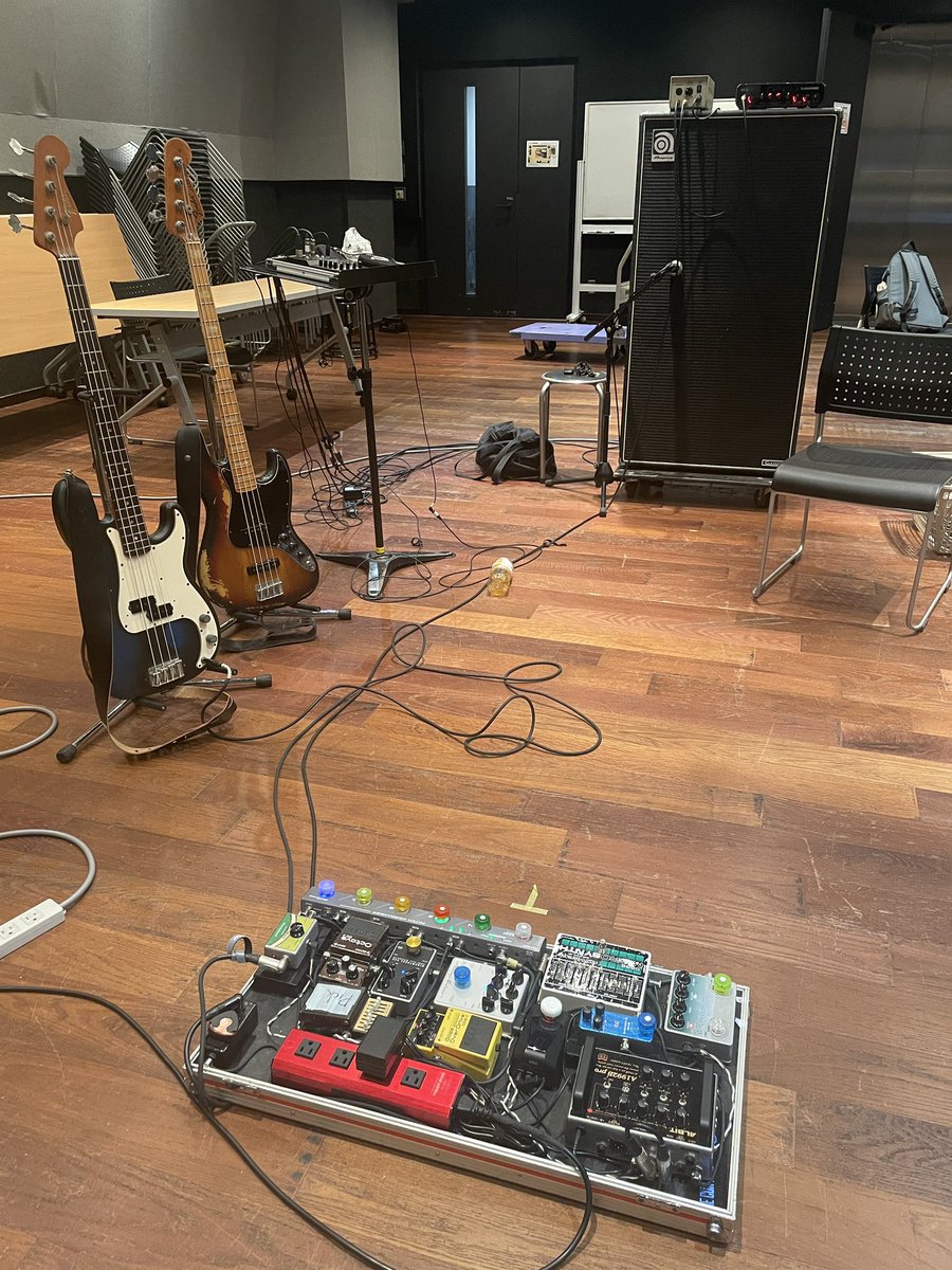 XAIさんリハ！
新しく導入したAlbitのプリアンプが最高でした。リハ中アンプもペダルもイヤモニのバランスもほとんどいじらなかったな。
本番も楽しみです！
10/2(木)恵比寿リキッドルームにて！
よろしくどうぞ！