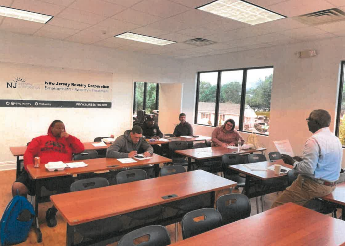 NJ_Reentry's tweet photo. #NJRC #FinancialLiteracySessions ran by #Volunteer Rodney for #MonmouthCountySite orientation, helps clients overcome financial barriers. Employment Specialist Victoria leads final Q&amp;A &amp; PowerPoint, wrapping up #DynamicClass for #SecondChances. https://t.co/ZtntNgm4bz
