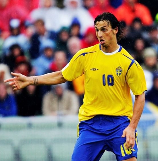 Maximiliano Cianni (@mc_colecc_camis) on Twitter photo Selección: Suecia 🇸🇪
Temporada: 2006
Indumentaria: Umbro
<a href="/umbro/">Umbro</a> <a href="/UEFA/">UEFA</a> <a href="/UEFAcom_es/">UEFA.com en español</a> <a href="/Ibra_official/">Zlatan Ibrahimović</a> <a href="/AllsvenskanSE/">Allsvenskan</a> #futbol #estocolmo #Malmö #uefa #escandinavia Selección: Suecia 🇸🇪
Temporada: 2006
Indumentaria: Umbro
<a href="/umbro/">Umbro</a> <a href="/UEFA/">UEFA</a> <a href="/UEFAcom_es/">UEFA.com en español</a> <a href="/Ibra_official/">Zlatan Ibrahimović</a> <a href="/AllsvenskanSE/">Allsvenskan</a> #futbol #estocolmo #Malmö #uefa #escandinavia
