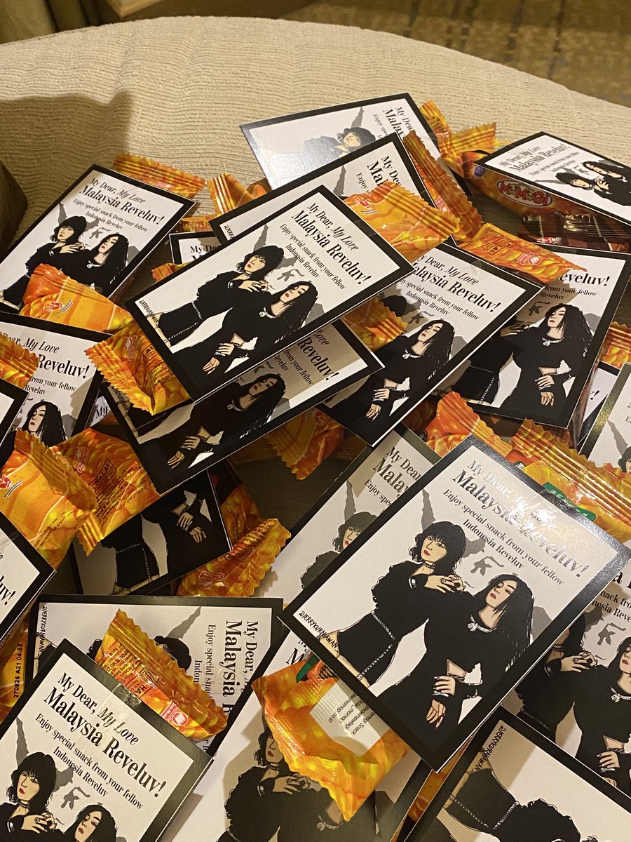 jerkuy's tweet photo. Tommorow if you met me, just say hi 
I will give this special freebies to all of you who attend

See you tommorow luvies!!! 

 #BALANCEinMY #IRENE #SEULGI #CONCERT #ASeulBalanceinKL https://t.co/PW4KzRisGA