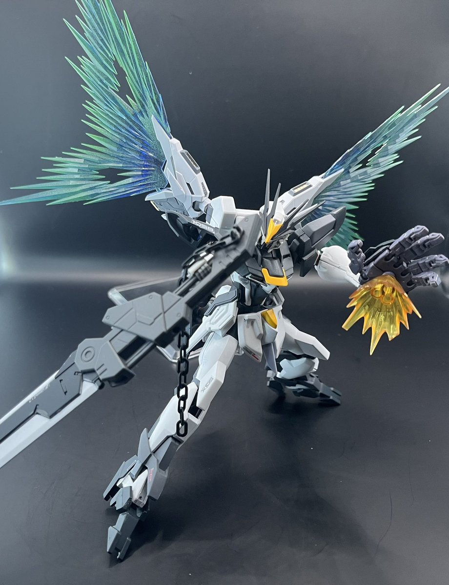 Mi_Na05's tweet photo. オリジナル機体:ガンダムマラコイデス

「デスティニーガンダムのパーツを使わずにデスティニーガンダムを作る」をモチーフに試行錯誤しながらなんとか完成！

設定やミキシングに使った素材はツリーに書きます。

 #レミュプラコンペ4 https://t.co/TYNS8EwBZ8