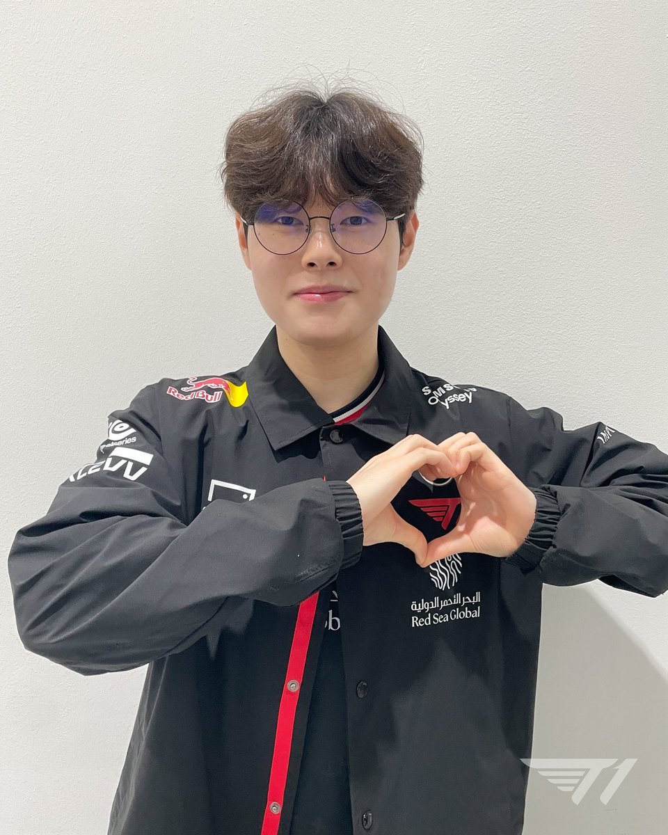 T1 Official tweet media