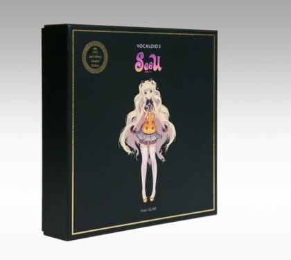 시유 라이브러리 오리지널 패키지에서는 은근한 레몬향이 났었다. 패키징에 포함된 핸드폰걸이에서 났다고 알려져 있다.
증언에 따르면 꽤나 중독성 있었다고 한다.