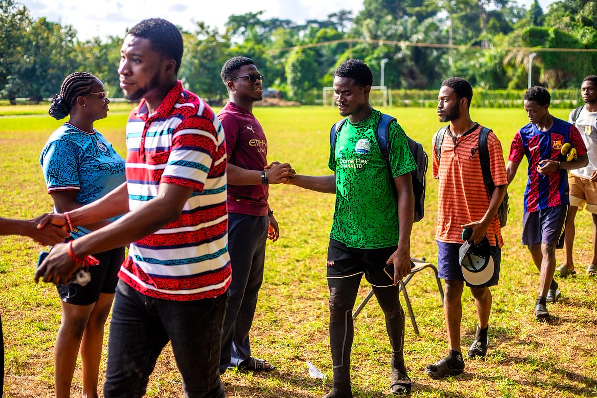 compengKNUST's tweet image. 📍𝐓𝐡𝐫𝐨𝐰𝐛𝐚𝐜𝐤

ACES Week 2025 had its own version of the Champions League. Four classes entered, but 𝐂𝐨𝐦𝐩𝐮𝐭𝐞𝐫 𝟐 class showed they can dribble… and took the trophy home.