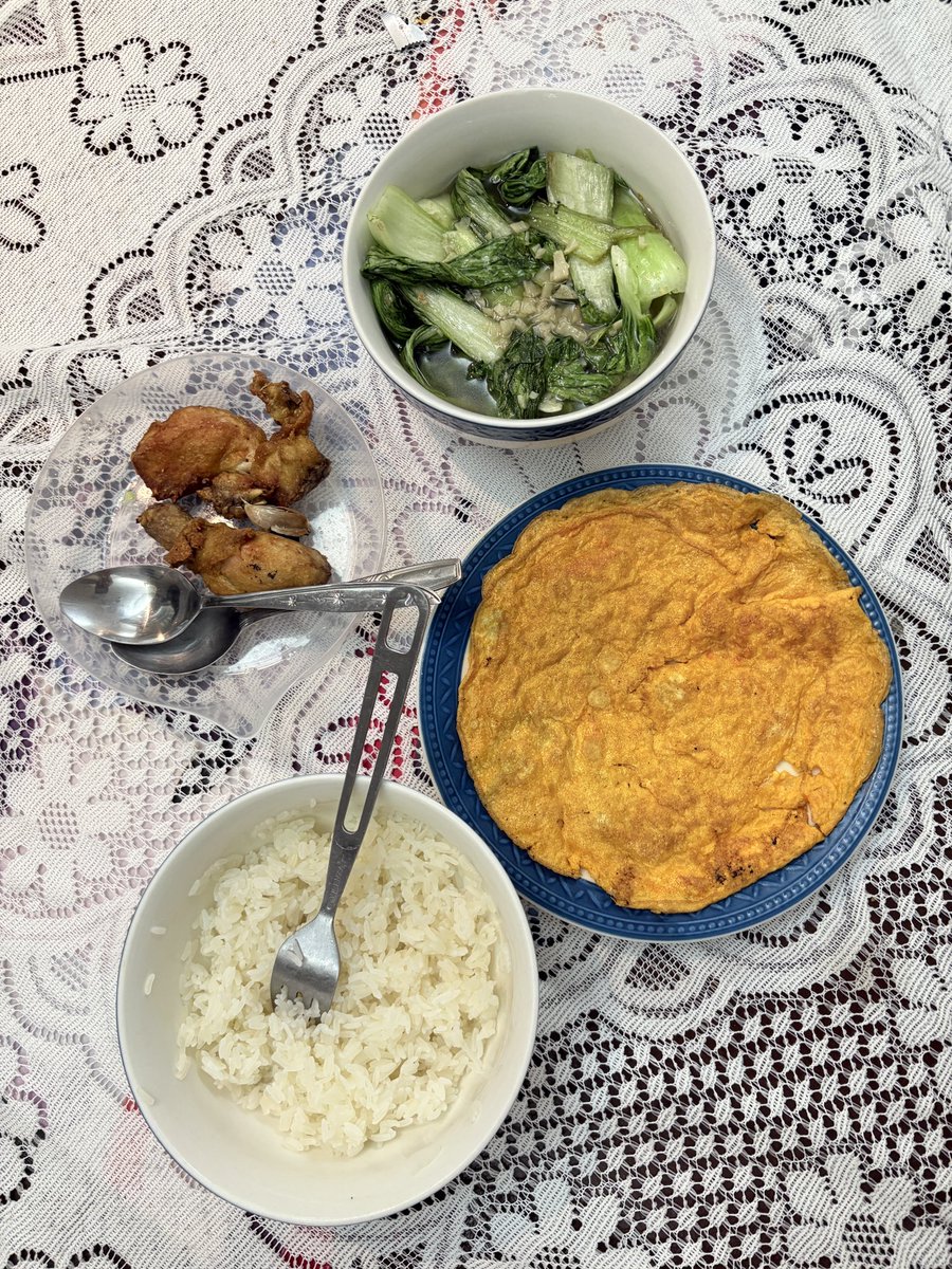inisarach_'s tweet photo. Serba serbi makanan masakan sendiri https://t.co/w8V8kZOxI1