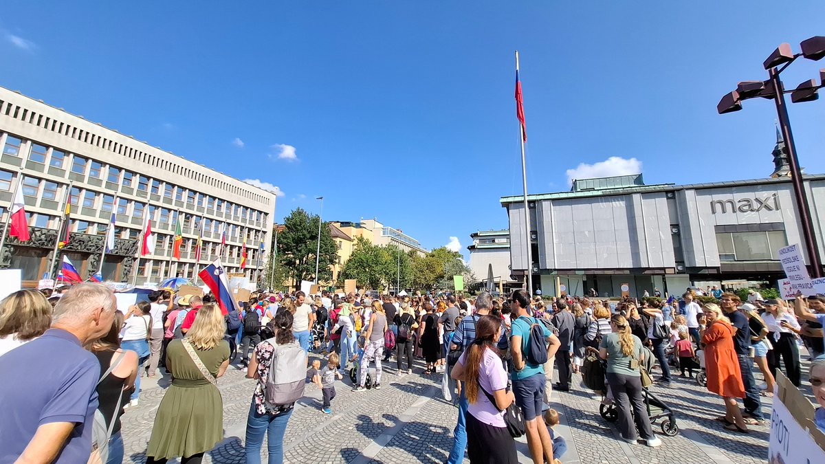 Protest - shod za ohranitev pravic staršev do izbire vzgoje, za ohranitev zasebnih vrtcev. Proti monopolu nad vzgojo.
