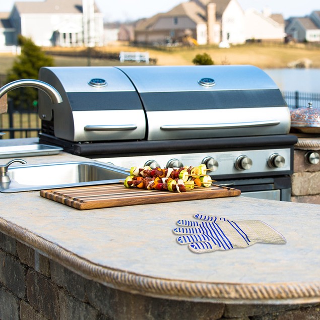 BuyOvenGlove's tweet image. Ove Glove fits like a dream &amp;amp; protects up to 540°F. Perfect for every home chef! #OveGlove #CookingComfort