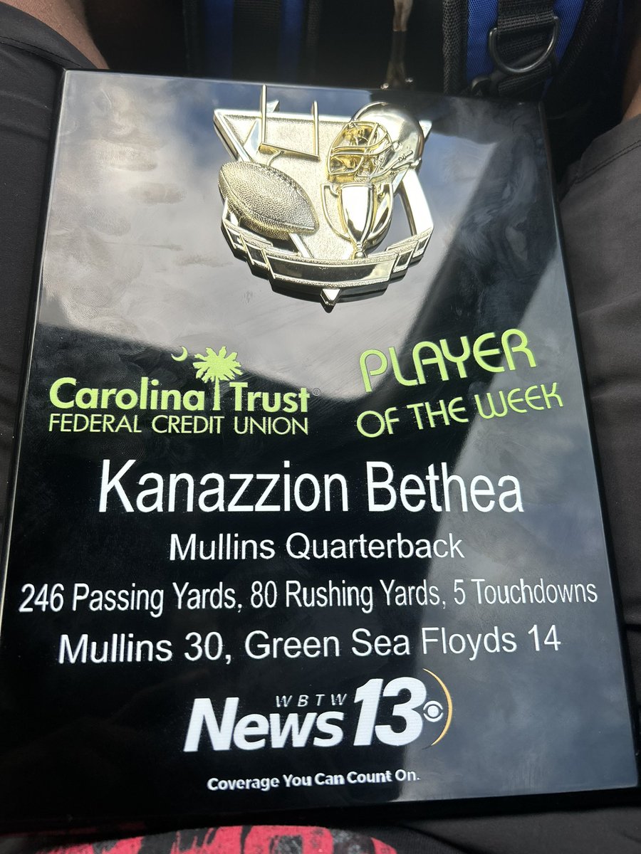 KanazzionBethea's tweet photo. Thanks to @JevanWBTW for awarding me with peedee player of the week @Aucs_football #GOAUCSβ€οΈπ https://t.co/R27c49snBS