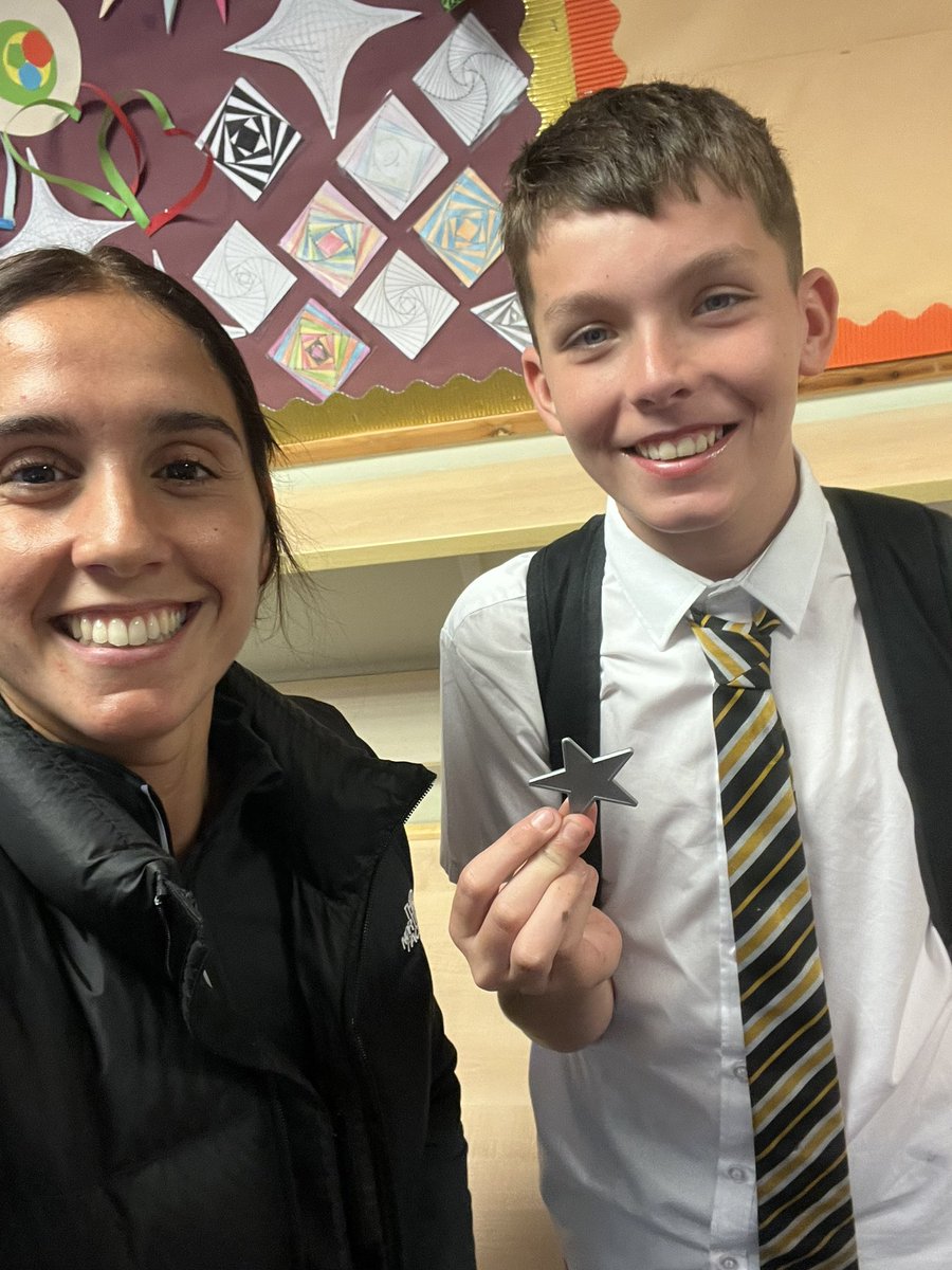 🥳👍FRIDAY FEELING 🥳👍

Very proud of these two for their silver stars 🌟