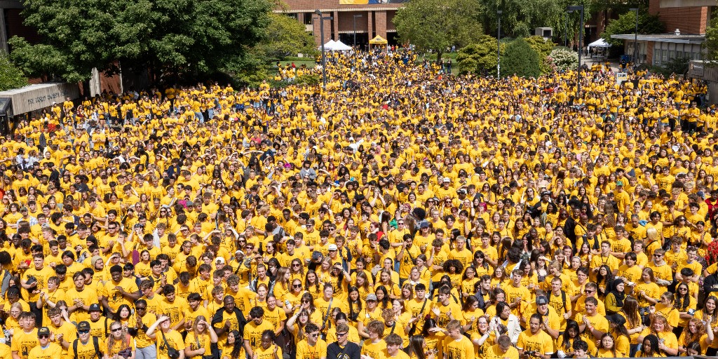 This fall, we’re welcoming 3,871 first-year students to #UWM — an 11% jump from last year and our highest freshman enrollment since 2009! #PantherProud uwm.edu/news/uwm-welco…