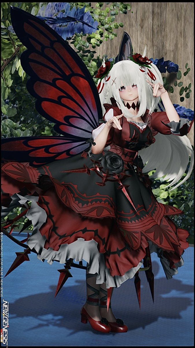 赤い服着てる。