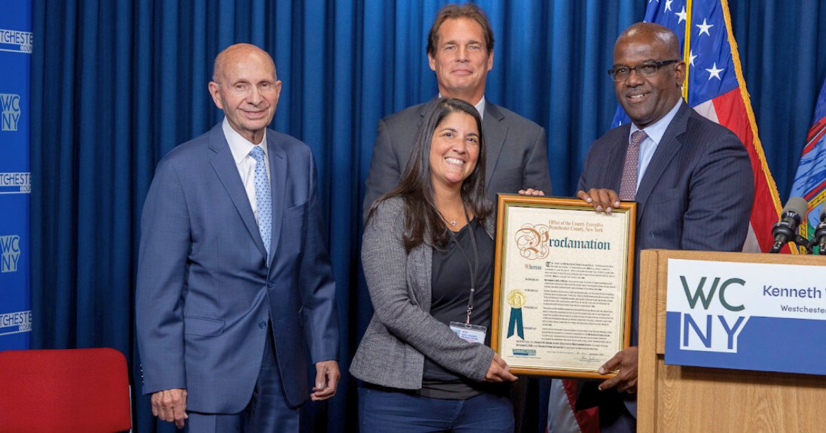 📣 St. Vincent’s, the 988 Lifeline center for Westchester, has answered nearly 40,000 calls in the past 3 years. Honored to receive a Proclamation for 988 Awareness Day from Exec. Ken Jenkins. If in crisis, call 988. #988AwarenessDay #SuicidePrevention