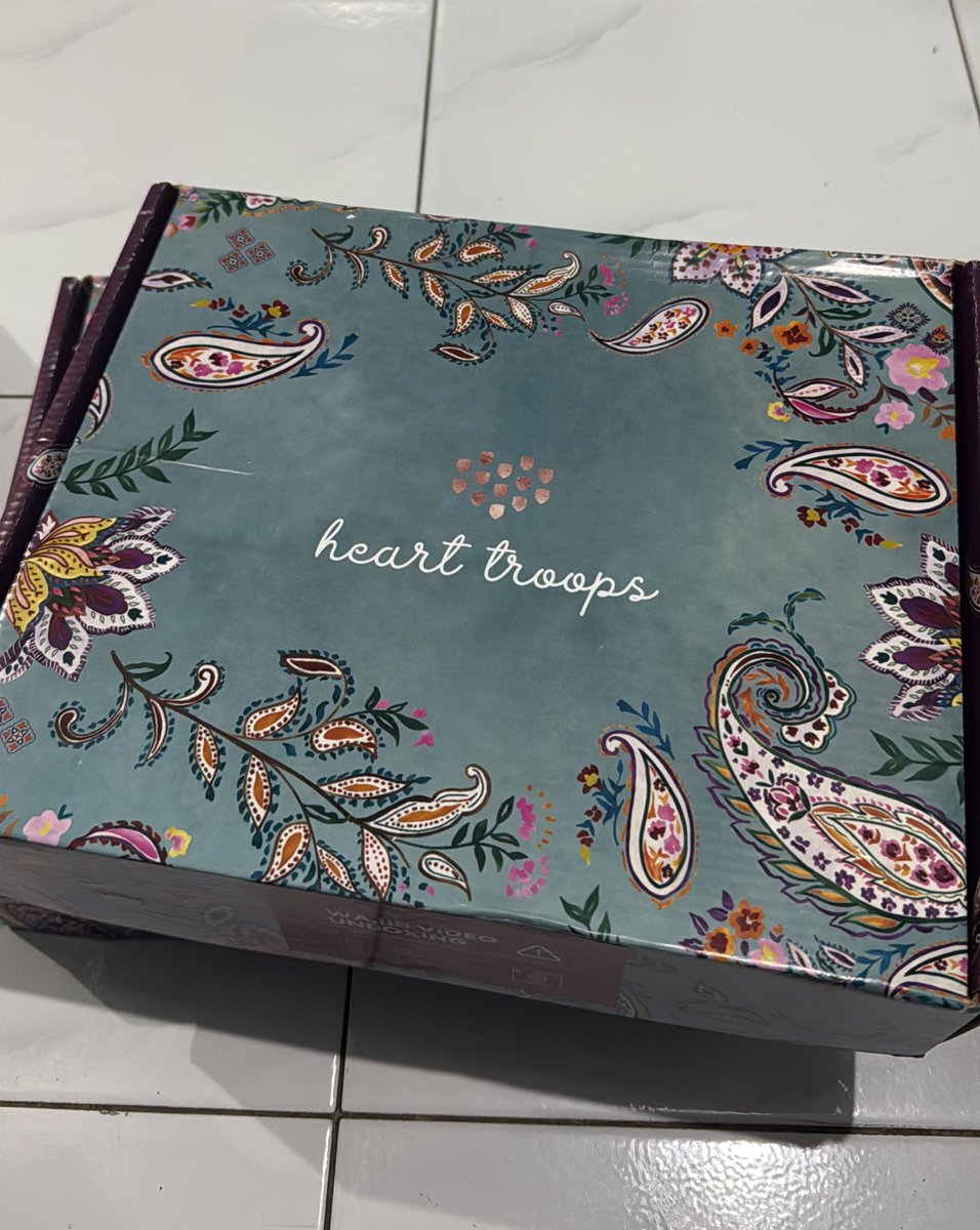 MandaFA_'s tweet image. aku yang pengen lho tapi kebeli buat kado hikzzzz