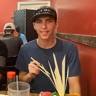 RTB_io's tweet image. CONFIRMED: THEY GOT HIM
Charlie Kirk’s assassin caught.

Tyler Robinson, 22, turned in by his own father - a Utah sheriff - after confessing to the fatal rooftop shot at UVU.

FBI eyes death penalty. No motive yet.
#TylerRobinson #CharlieKirk #FBI #CharlieKirkdead