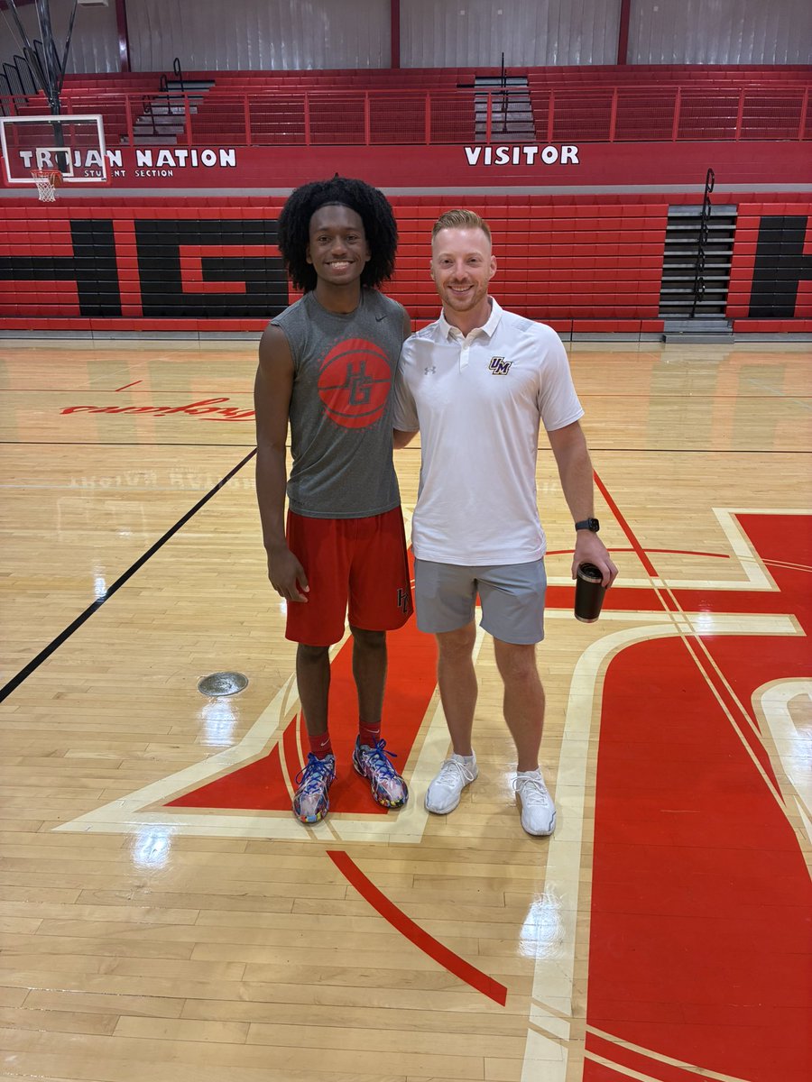 We appreciate <a href="/MontevalloMBB/">Montevallo Men's Basketball</a> HC <a href="/CoachKomara/">Anthony Komara</a> for stopping in today to take a look at <a href="/LegendMartin07/">Legend Martin</a>.