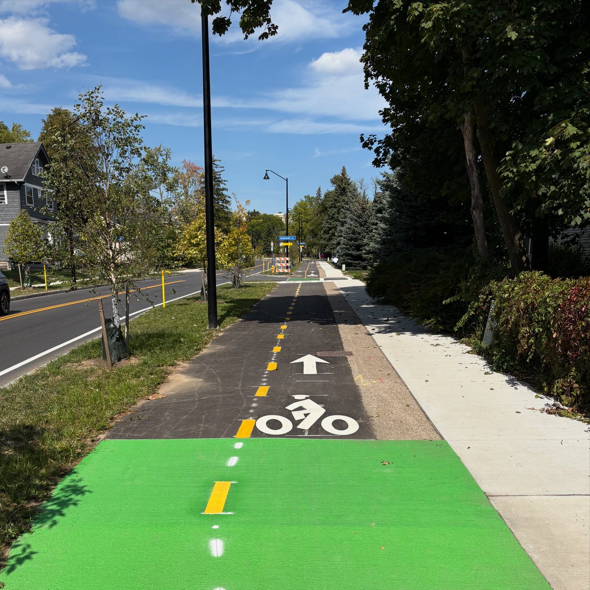 The new raised cycle track on Genesee St from Elmwood to Plymouth! The beginning of Bike Spine B in the "Bike Spine Network." The aspiration is to someday have Genesee > Brown > Saxton > Broad > Dewey continuously bike-friendly for all ages &amp; abilities mcusercontent.com/6556c7989086a4…