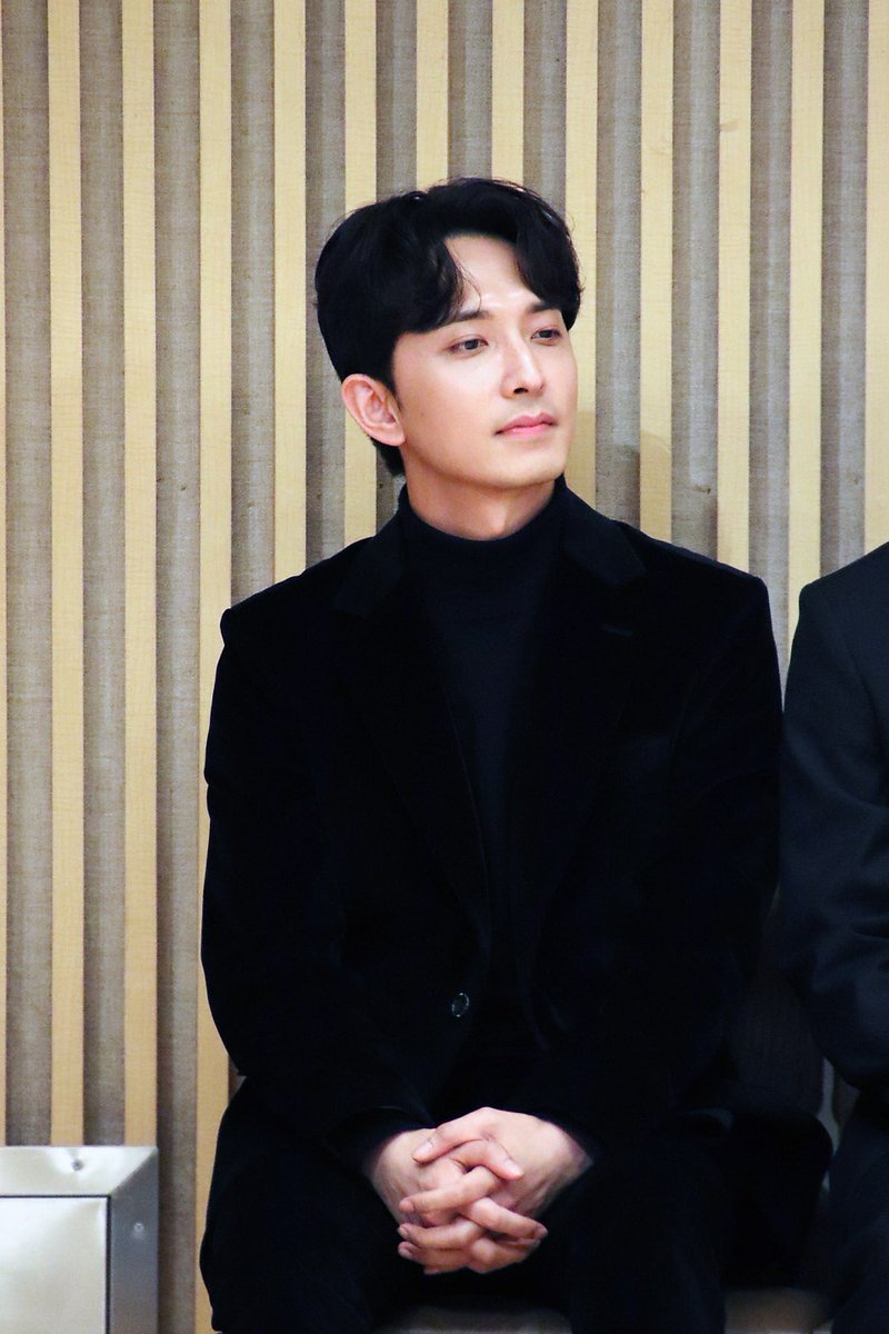 beo__jji's tweet photo. 존나여백의미학 https://t.co/rQtclas9jR