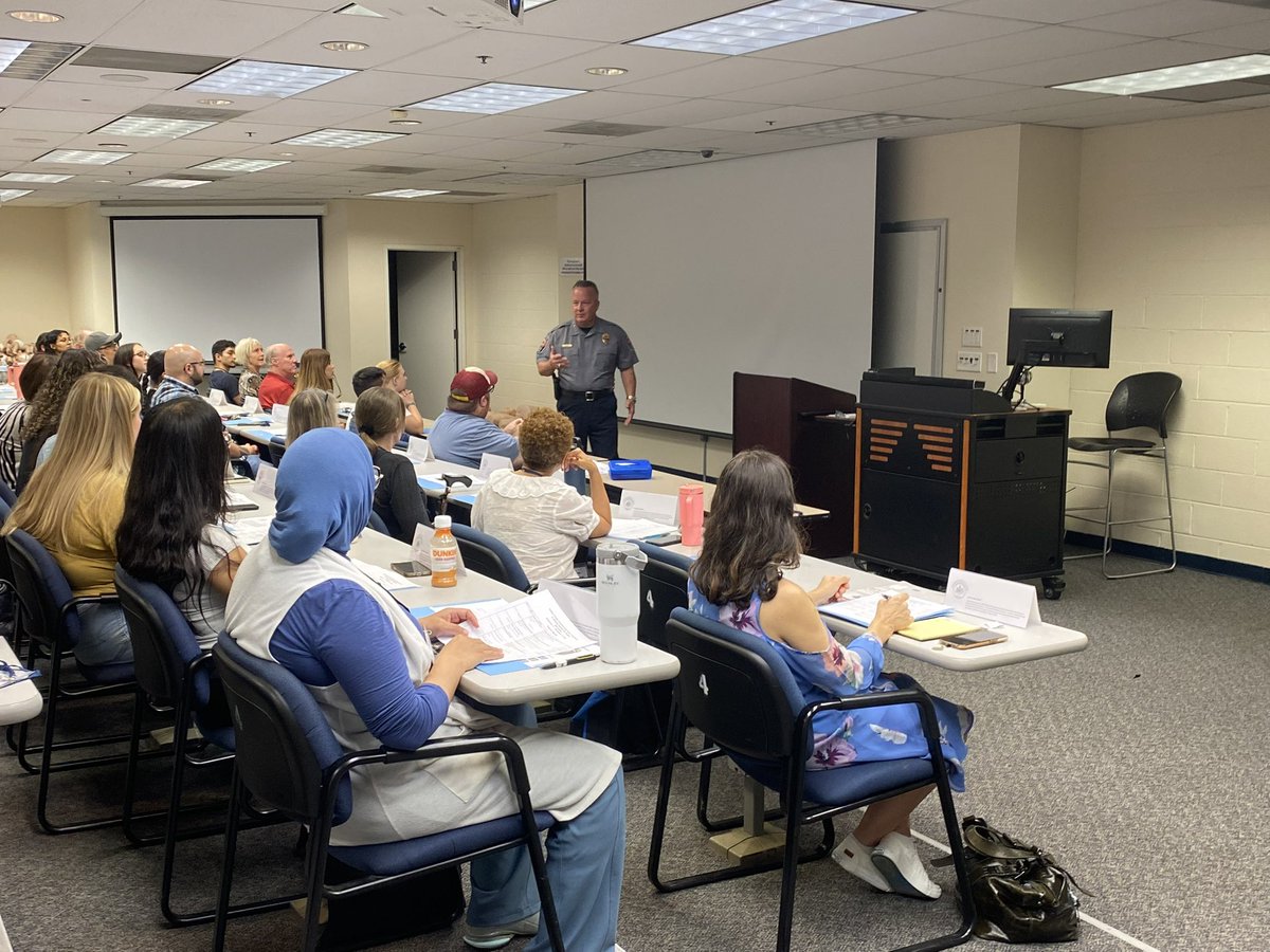 Proud to announce * another * record size <a href="/FairfaxCountyPD/">Fairfax County Police</a> 10 week Community Police Academy kickoff. Speaks volumes about our Patrol District Commanders and their community engagement.
