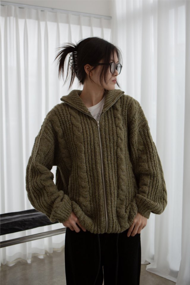 카키니트집업이 갖고싶어 …